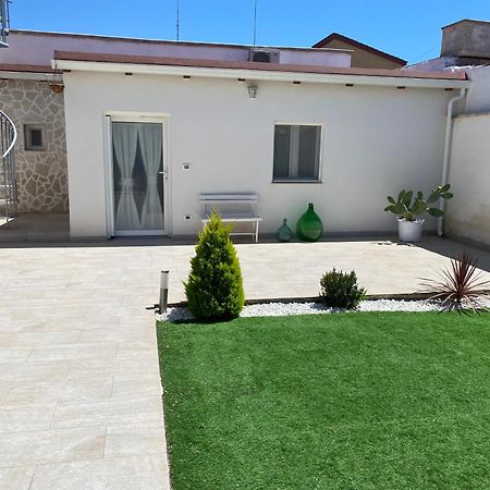 Brezza Marina Apartment Taranto Bagian luar foto