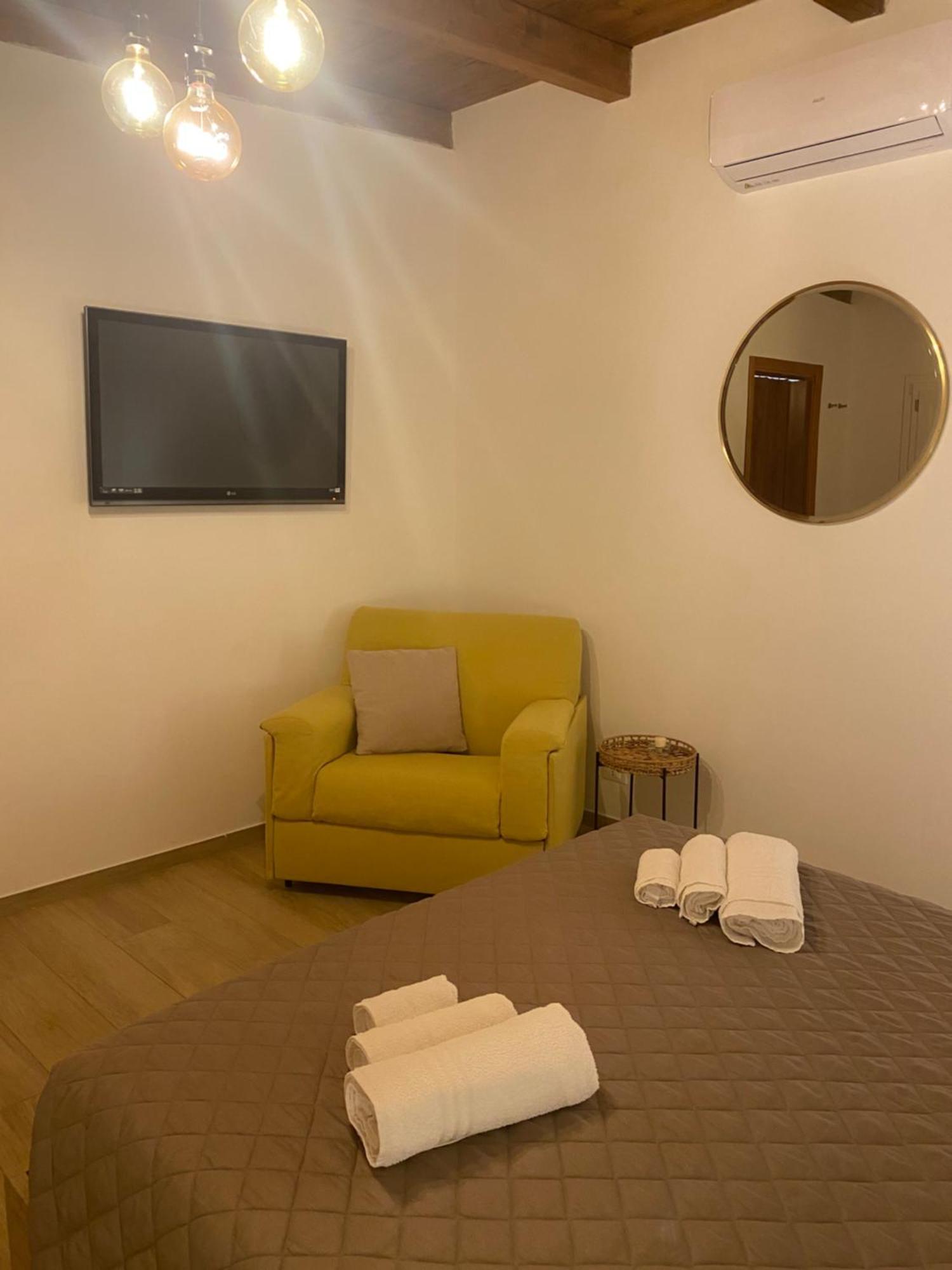 Brezza Marina Apartment Taranto Bagian luar foto
